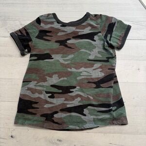 Childhoods Clothing kids camo short sleeve‎ shirt 8/9 runs small
